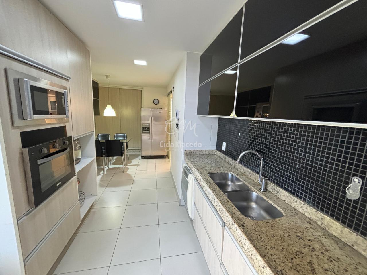 Apartamento à venda com 4 quartos, 202m² - Foto 4