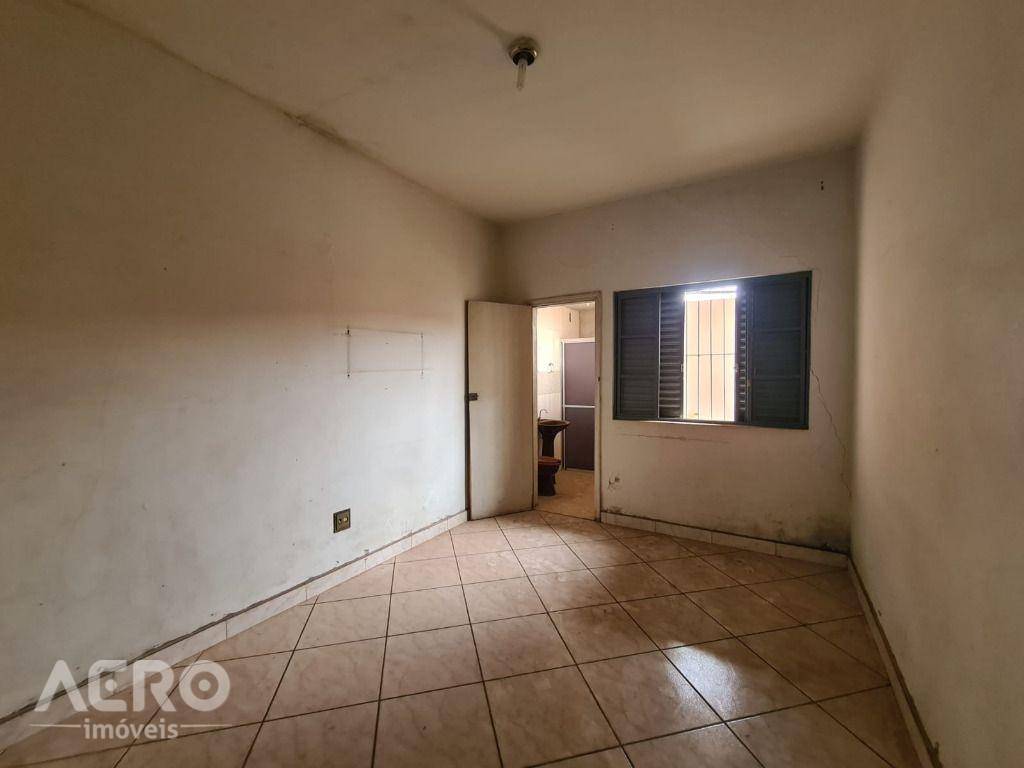 Casa à venda com 3 quartos, 210m² - Foto 16