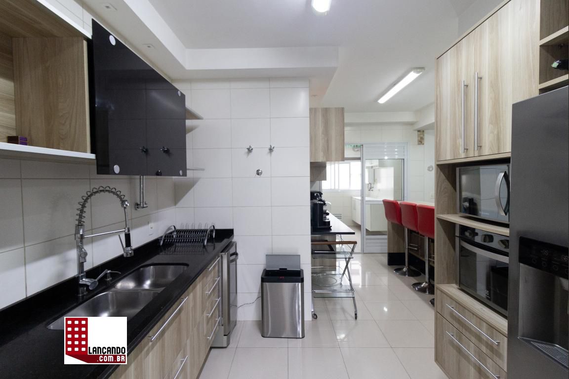 Apartamento à venda com 4 quartos, 201m² - Foto 2