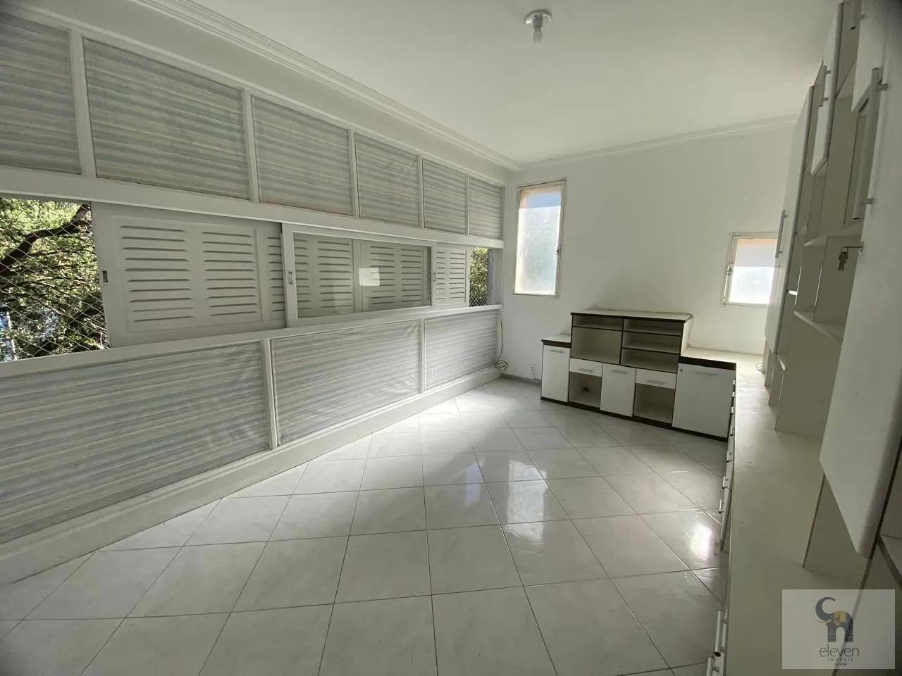 Apartamento à venda com 4 quartos, 200m² - Foto 2