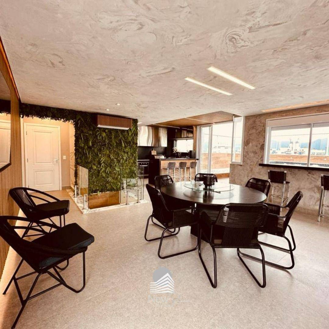 Cobertura, 4 quartos, 214 m² - Foto 1