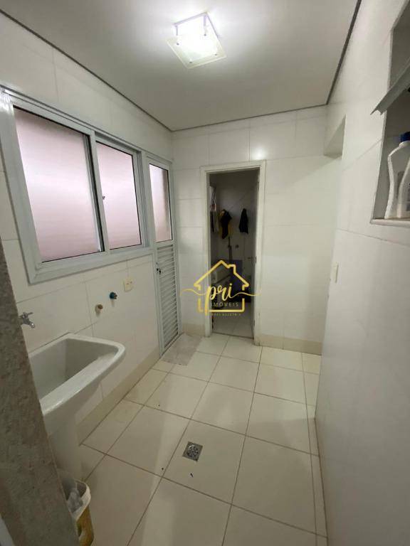 Apartamento para alugar com 3 quartos, 235m² - Foto 6