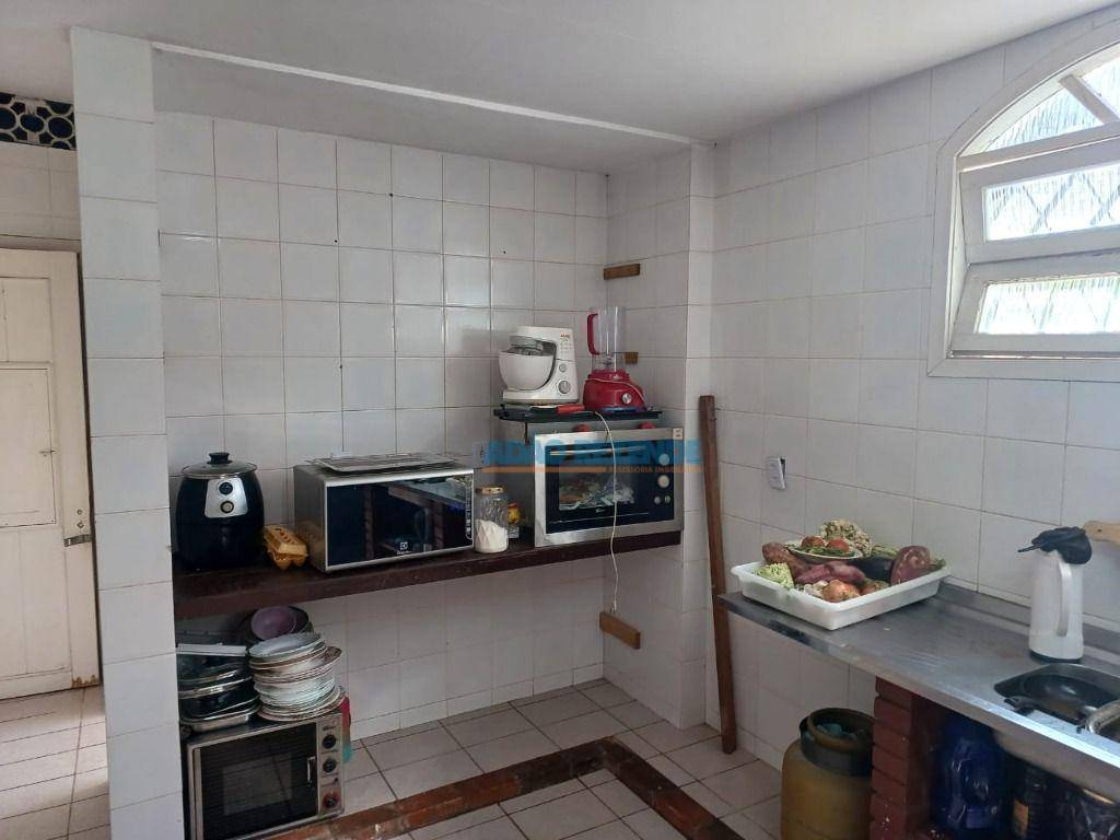 Casa à venda com 5 quartos, 265m² - Foto 4