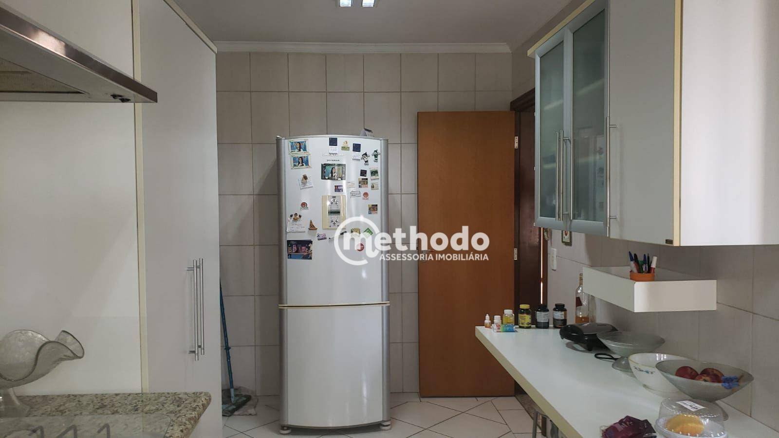 Apartamento à venda com 3 quartos, 145m² - Foto 25