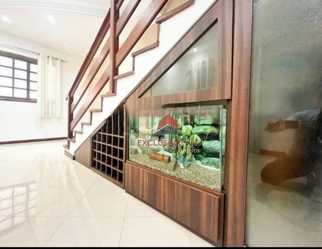Casa à venda com 4 quartos, 135m² - Foto 2