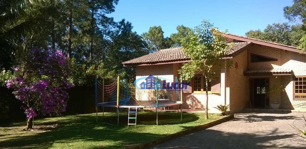 Casa à venda com 3 quartos, 300m² - Foto 1