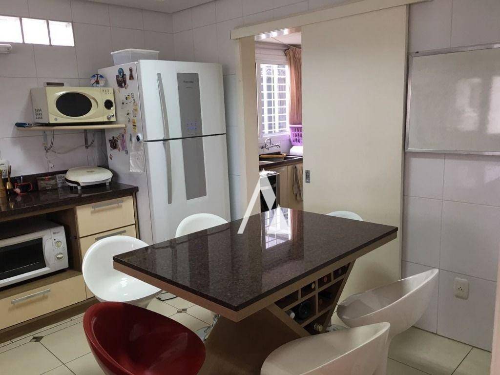 Sobrado à venda com 4 quartos, 298m² - Foto 40