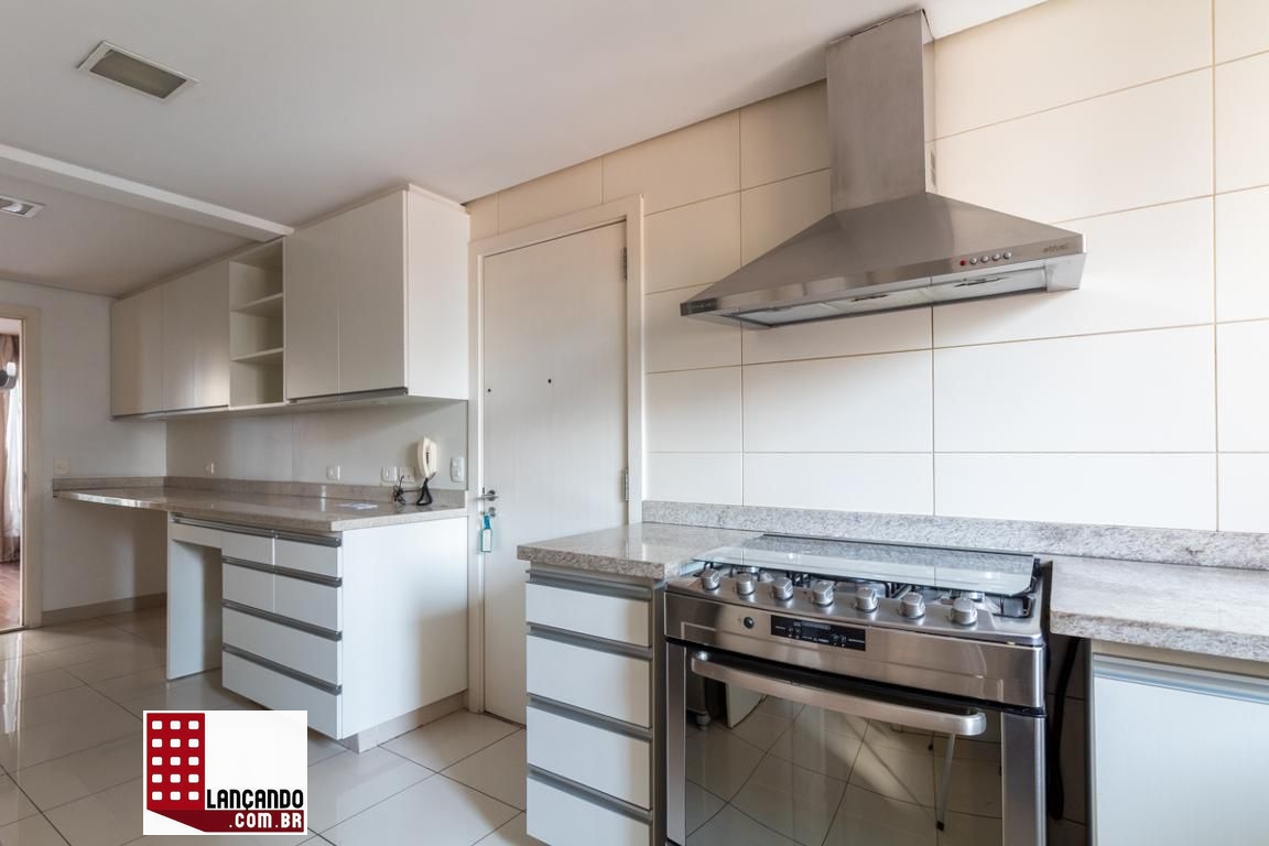 Apartamento à venda com 3 quartos, 223m² - Foto 3