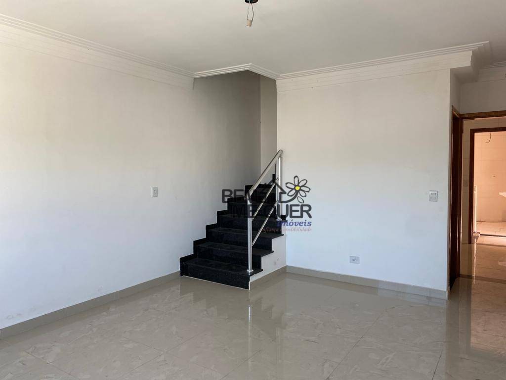 Sobrado à venda com 2 quartos, 140m² - Foto 1