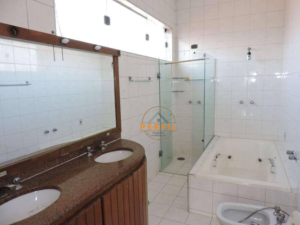 Casa de Condomínio à venda e aluguel com 3 quartos, 320m² - Foto 19
