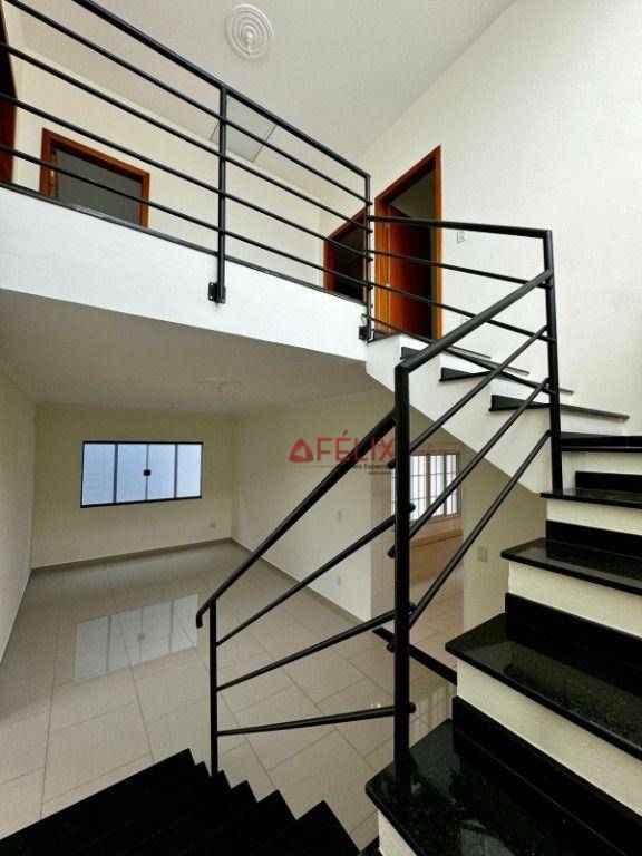 Casa à venda com 3 quartos, 229m² - Foto 10