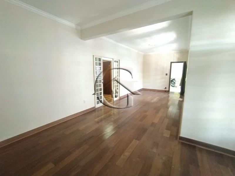 Casa à venda com 4 quartos, 260m² - Foto 4