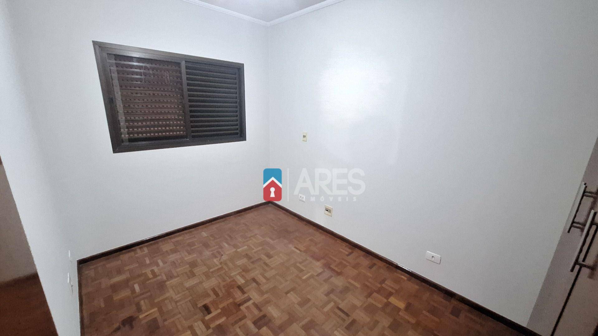 Apartamento para alugar com 3 quartos, 96m² - Foto 11