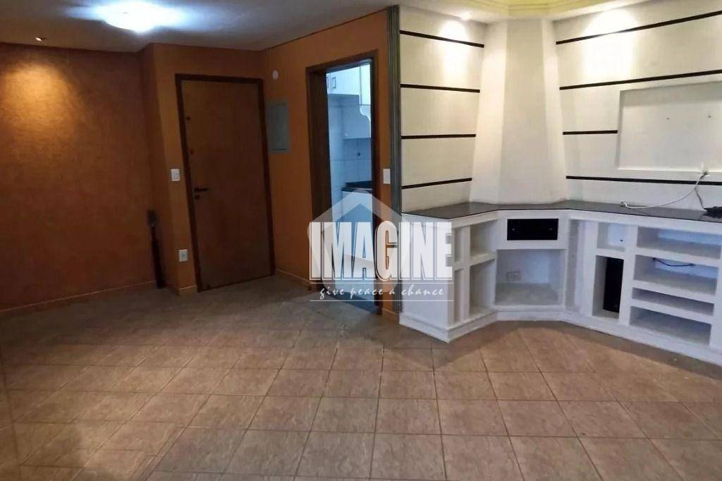 Apartamento à venda com 3 quartos, 77m² - Foto 2