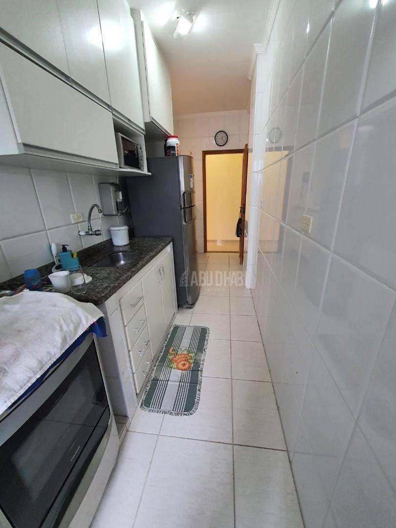 Apartamento à venda com 2 quartos, 71m² - Foto 4