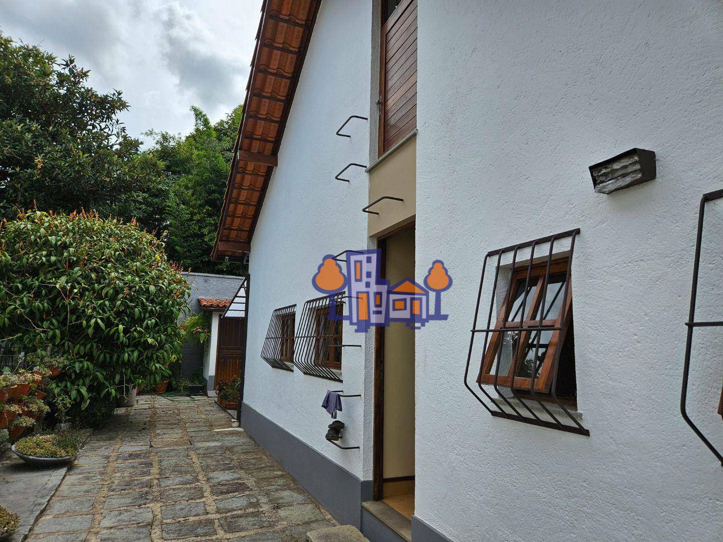 Casa à venda com 4 quartos, 300m² - Foto 59
