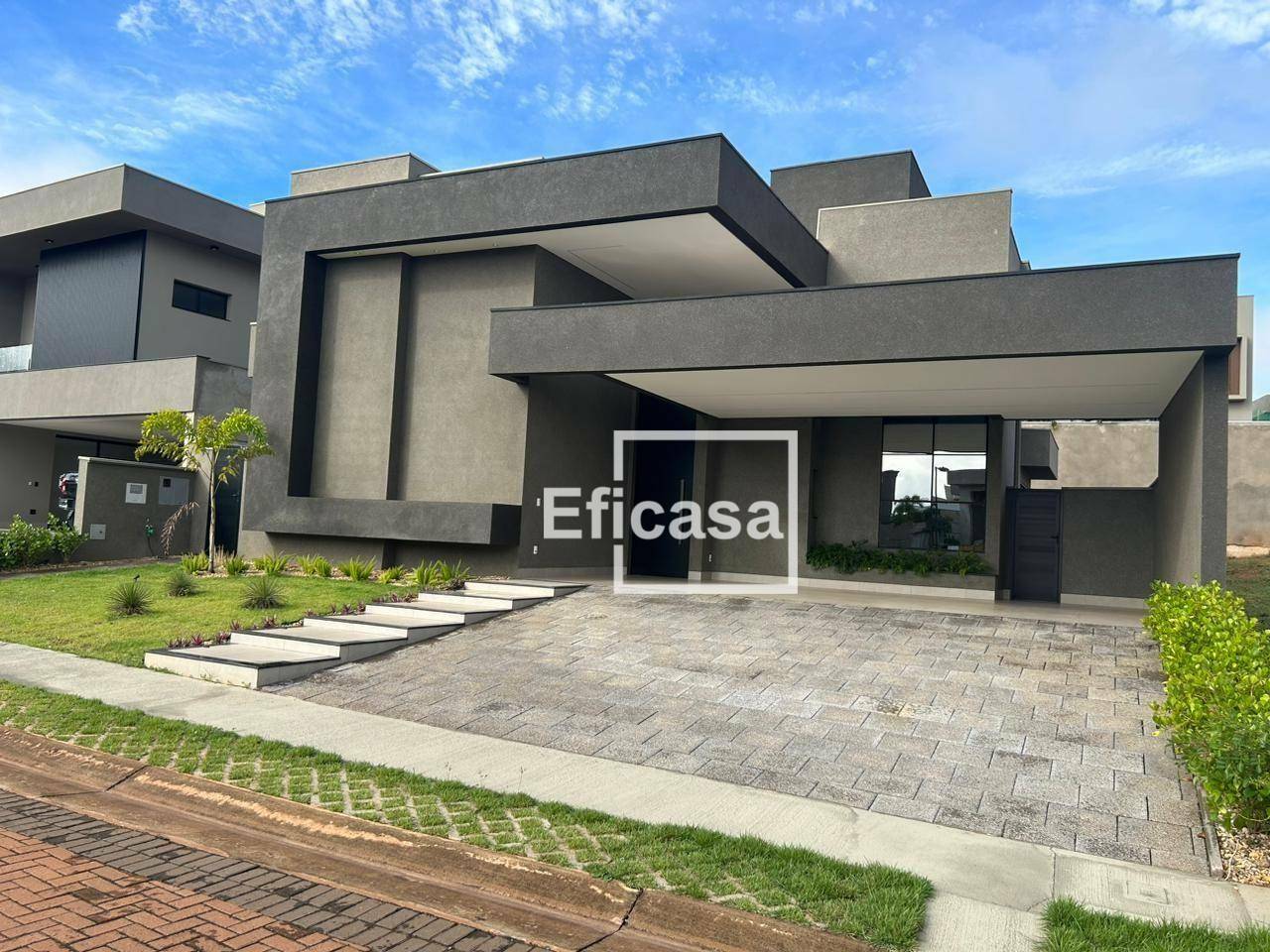 Casa de Condomínio à venda com 3 quartos, 244m² - Foto 1