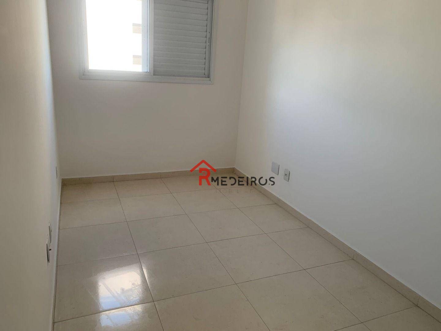 Apartamento para alugar com 2 quartos, 65m² - Foto 9