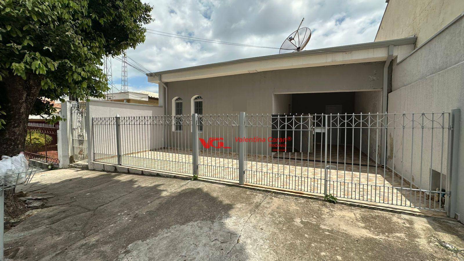 Casa à venda com 4 quartos, 160m² - Foto 1