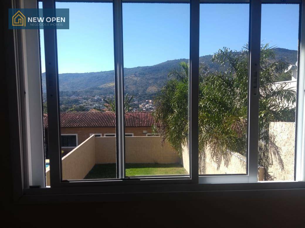 Casa à venda com 4 quartos, 200m² - Foto 22