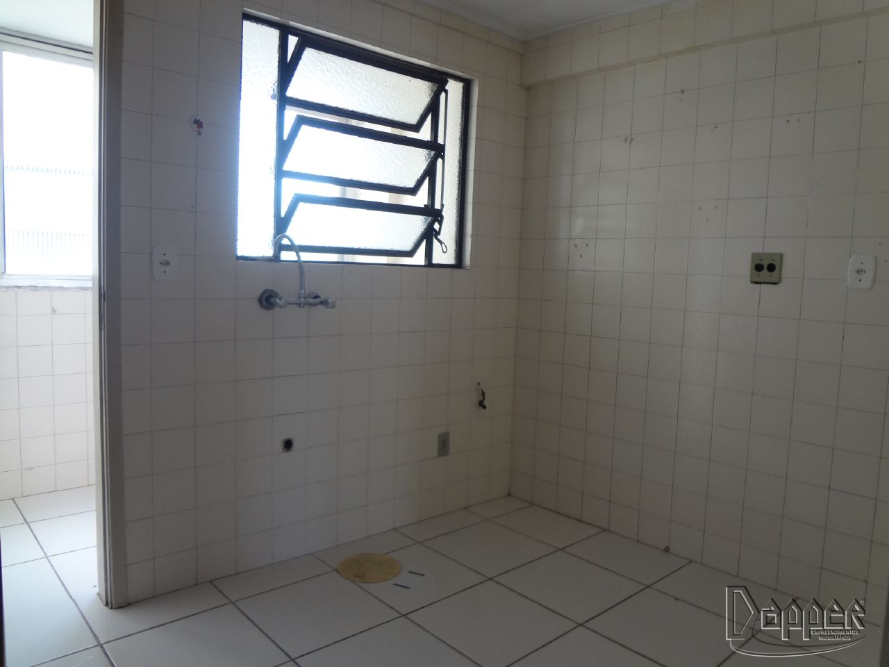 Apartamento à venda com 2 quartos, 65m² - Foto 3