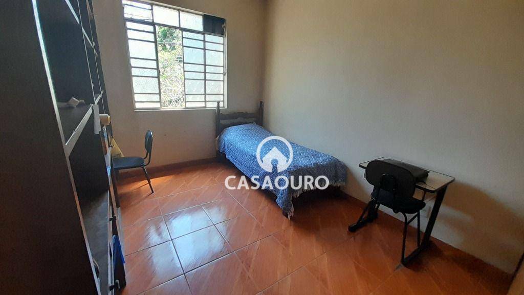 Casa à venda com 3 quartos, 200m² - Foto 7