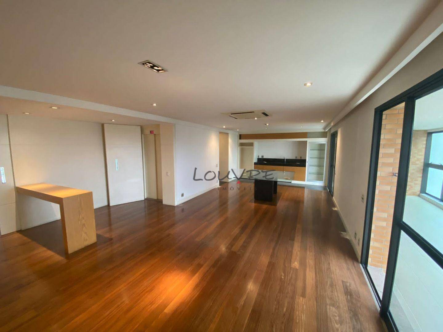 Apartamento à venda com 3 quartos, 192m² - Foto 6