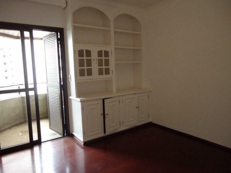 Apartamento à venda com 4 quartos, 273m² - Foto 1