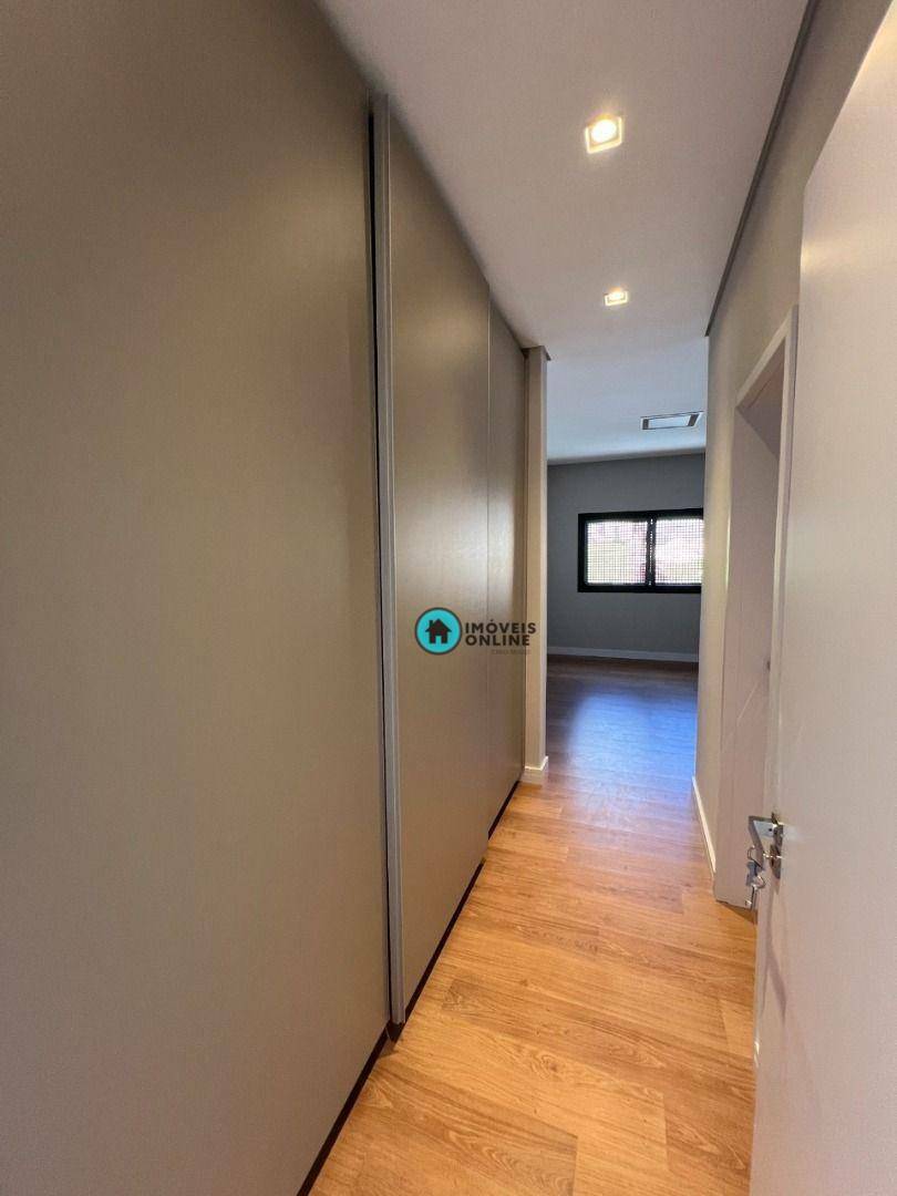 Sobrado à venda com 4 quartos, 303m² - Foto 13