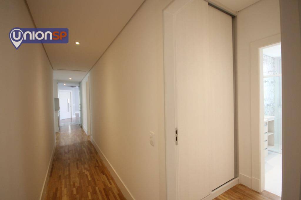 Apartamento à venda com 3 quartos, 244m² - Foto 16