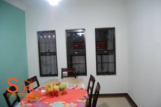 Casa à venda com 3 quartos, 250m² - Foto 2