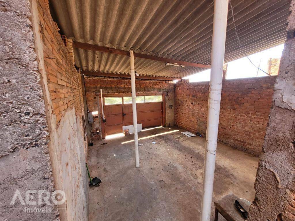 Casa à venda com 2 quartos, 60m² - Foto 9