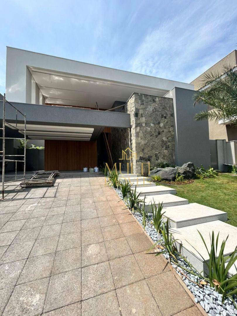 Casa de Condomínio à venda com 4 quartos, 300m² - Foto 1