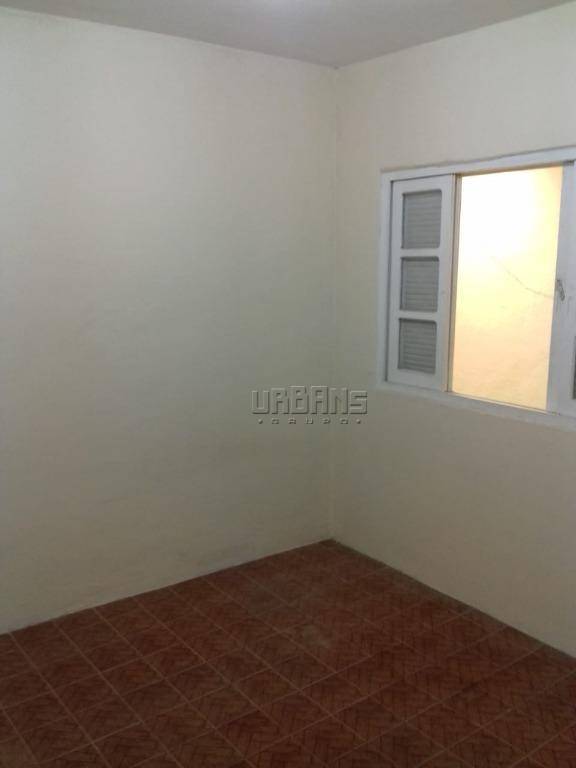 Casa para alugar com 2 quartos, 80m² - Foto 4