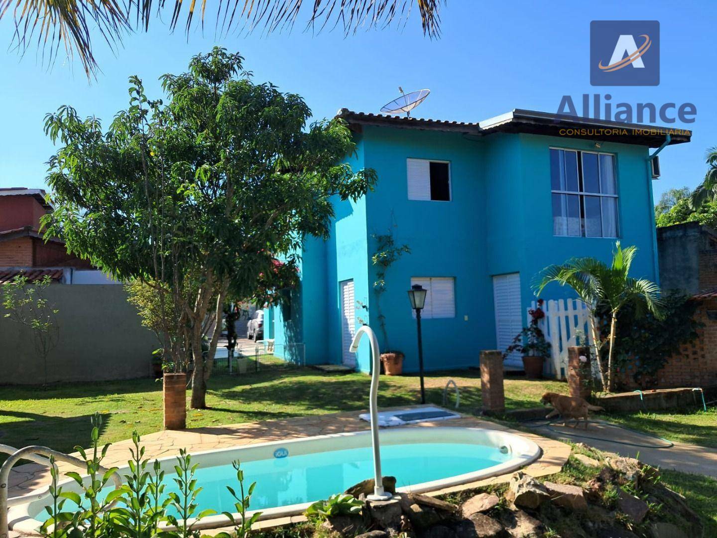 Chácara à venda com 4 quartos, 331m² - Foto 1
