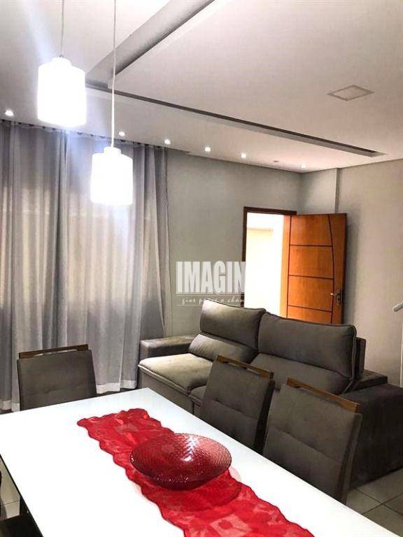 Sobrado à venda com 3 quartos, 128m² - Foto 2