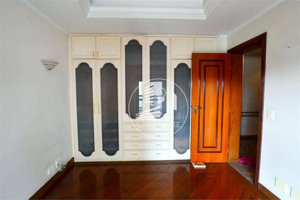 Apartamento à venda com 4 quartos, 220m² - Foto 27