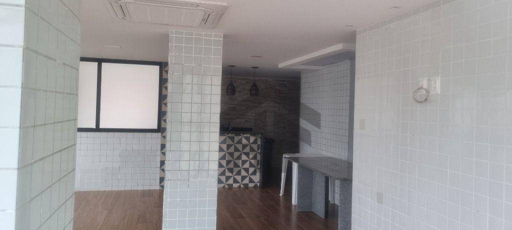 Apartamento para alugar com 3 quartos, 120m² - Foto 3