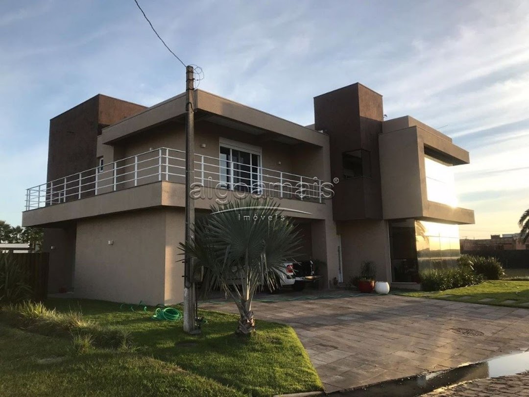 Casa de Condomínio à venda com 4 quartos, 350m² - Foto 1