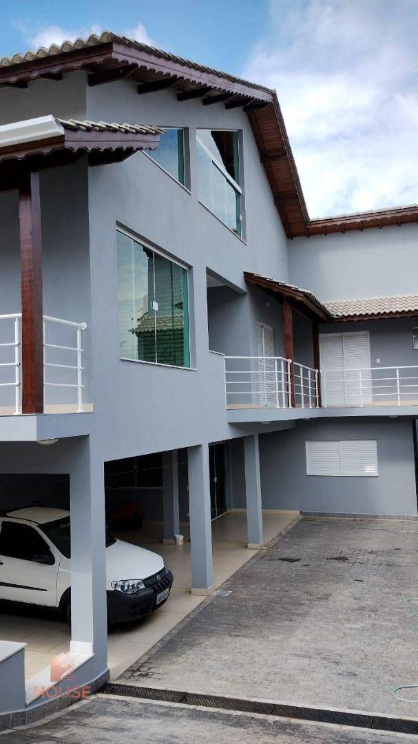 Casa à venda com 3 quartos, 250m² - Foto 1