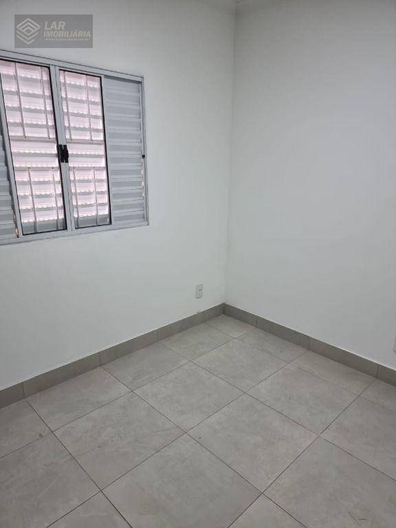 Casa à venda com 4 quartos, 300m² - Foto 15