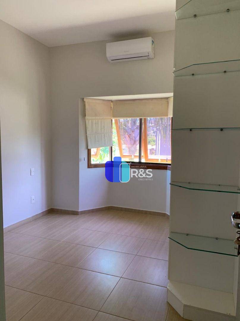 Casa de Condomínio para alugar com 3 quartos, 256m² - Foto 29