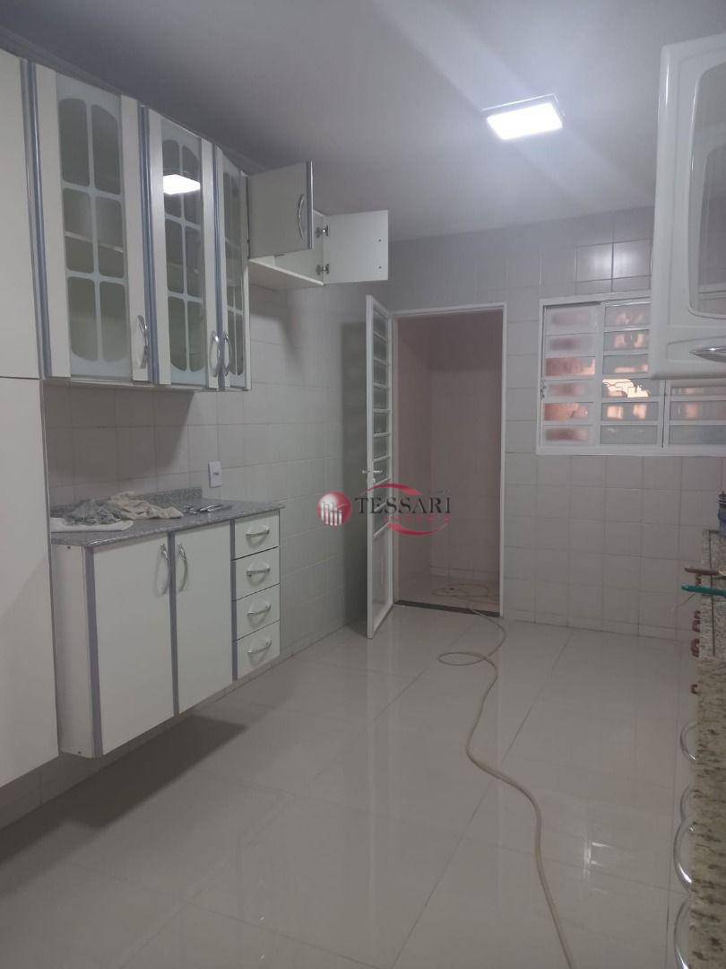 Apartamento para alugar com 3 quartos, 96m² - Foto 3