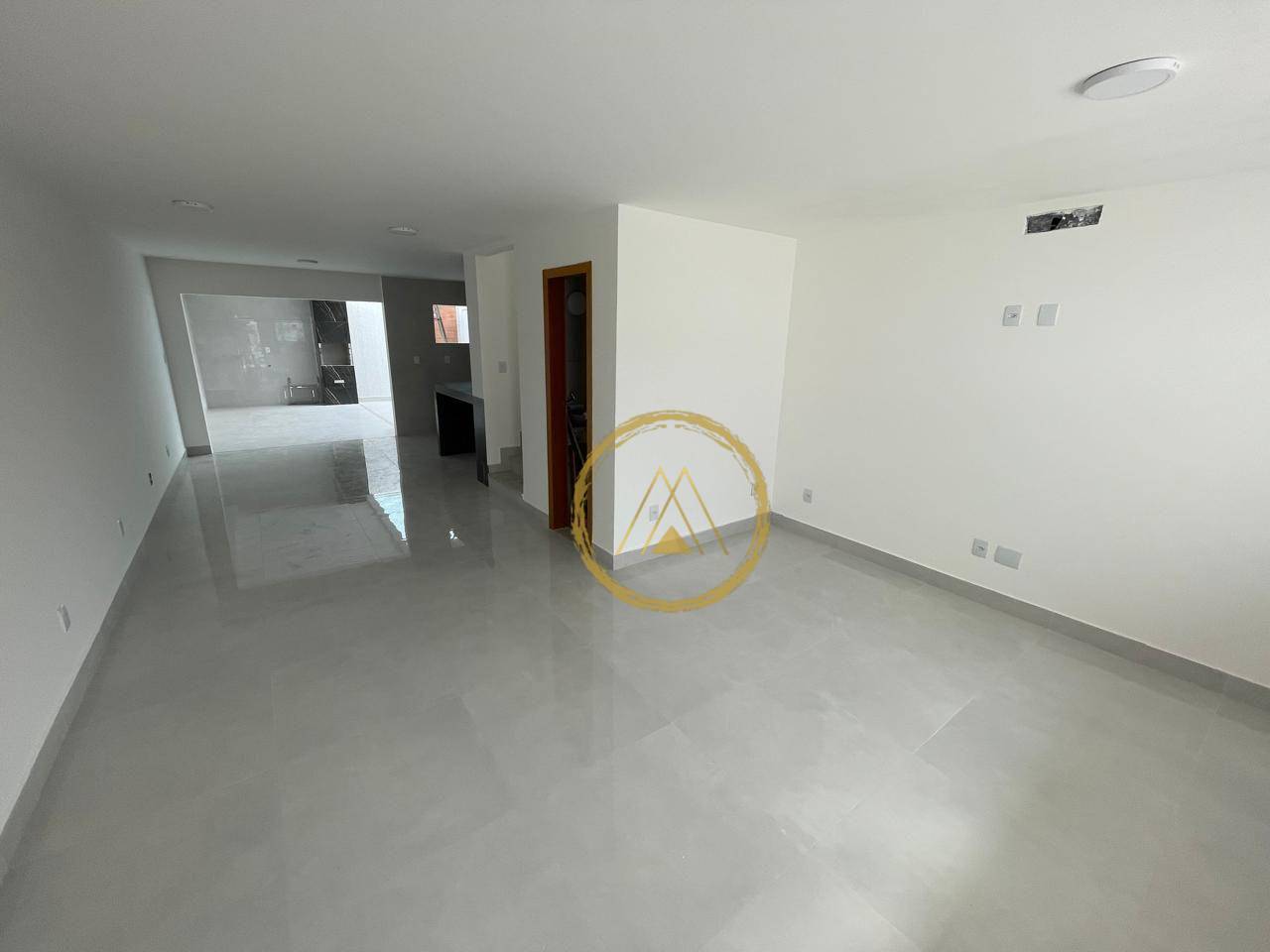 Casa à venda com 3 quartos, 150m² - Foto 9