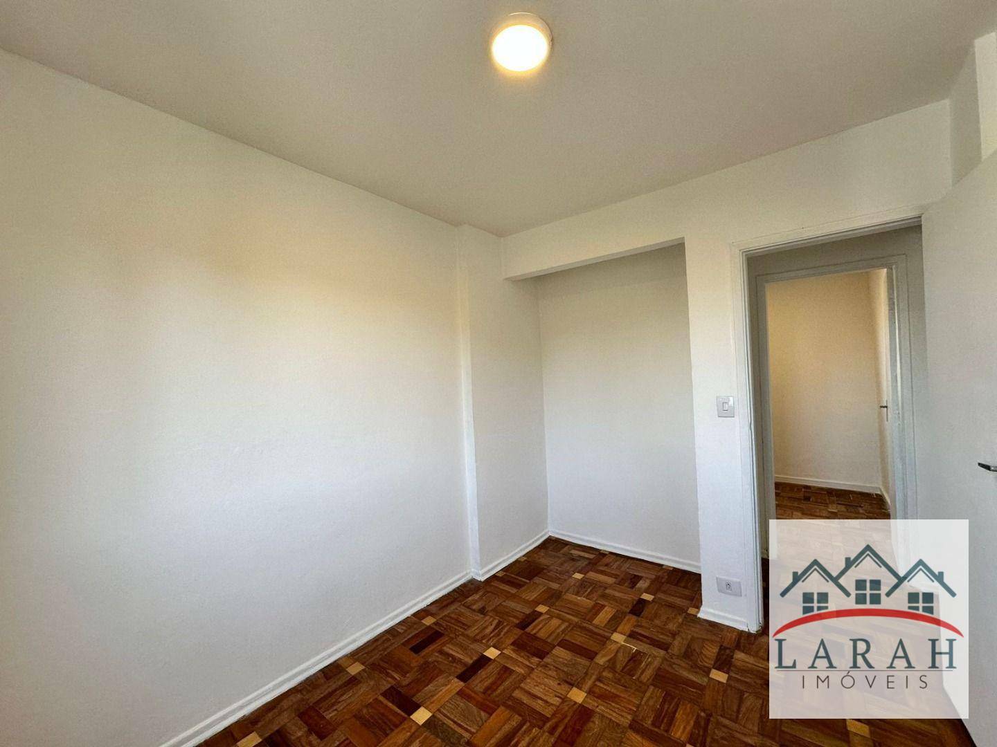 Apartamento para alugar com 3 quartos, 70m² - Foto 4