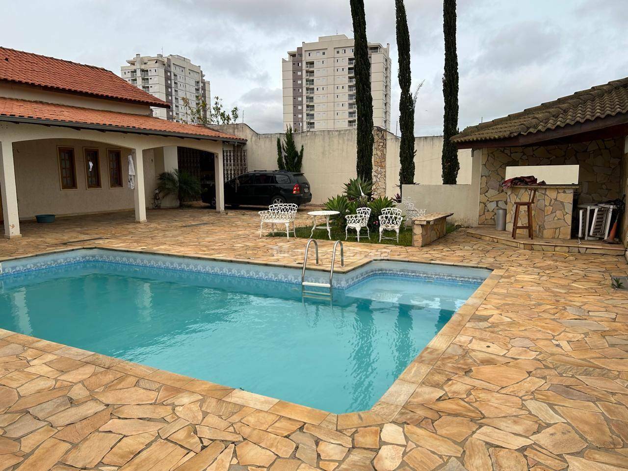 Casa à venda e aluguel com 6 quartos, 440m² - Foto 10