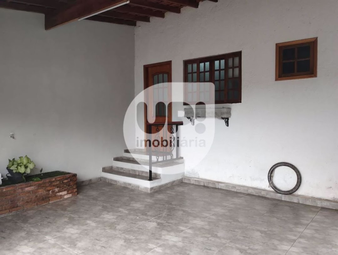 Casa à venda com 2 quartos, 107m² - Foto 1