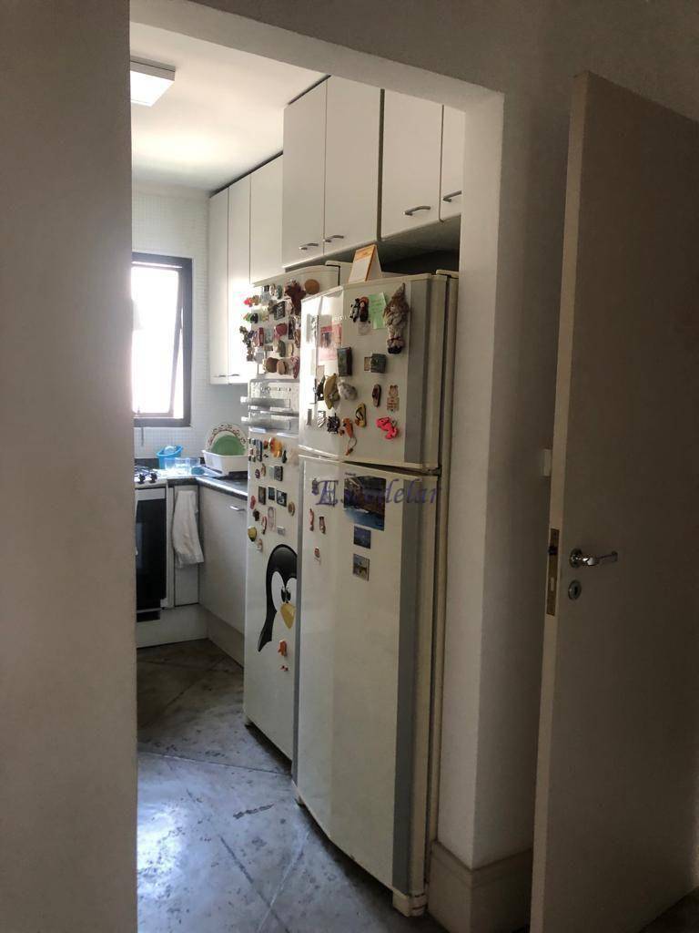 Apartamento à venda com 4 quartos, 181m² - Foto 17