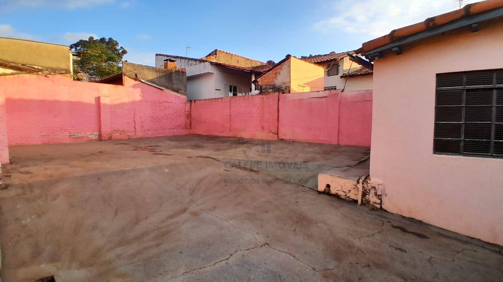 Casa à venda com 2 quartos, 62m² - Foto 2