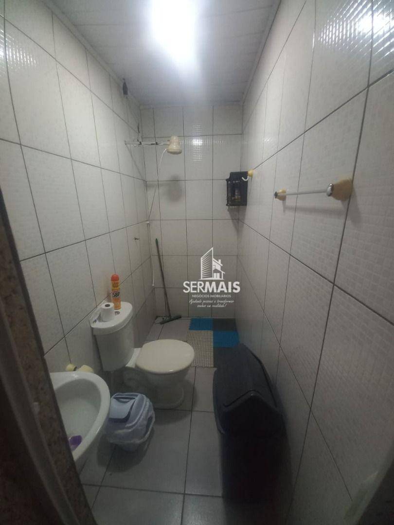 Casa à venda e aluguel com 2 quartos, 70m² - Foto 14